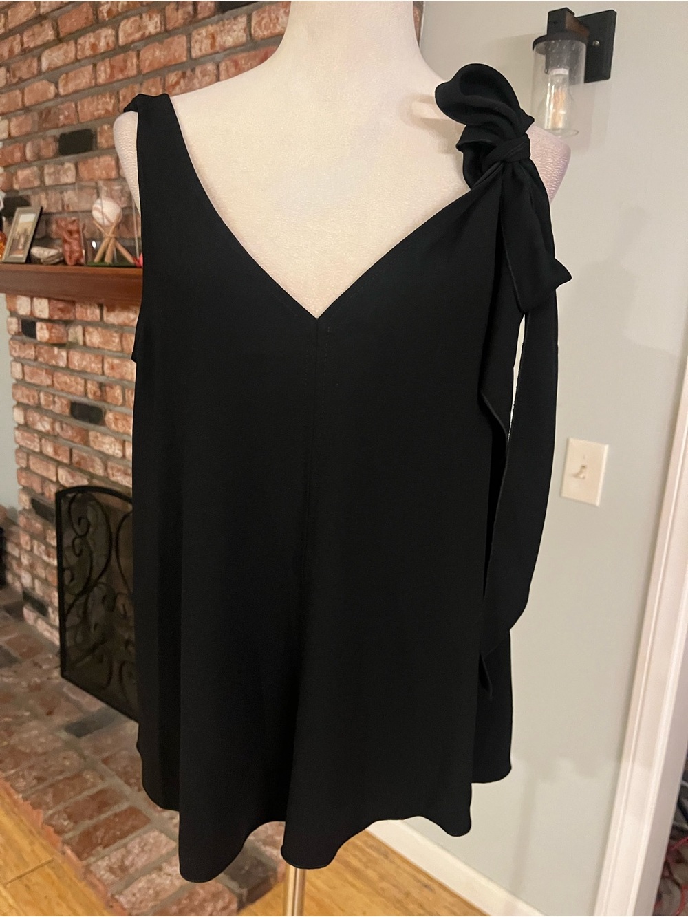 Trina Turk Black V-Neck Tie-Shoulder Blouse